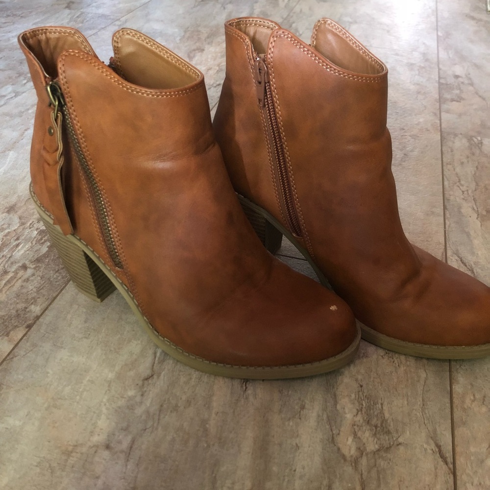 American Rag Booties - Picture 3 of 6